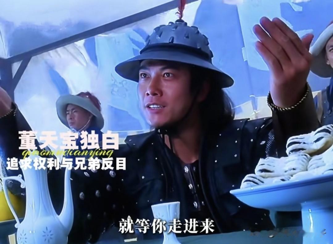 62岁钱小豪再次模仿董天宝，经典重现勾起回忆，却少了一丝霸气！
最近几天，演员钱