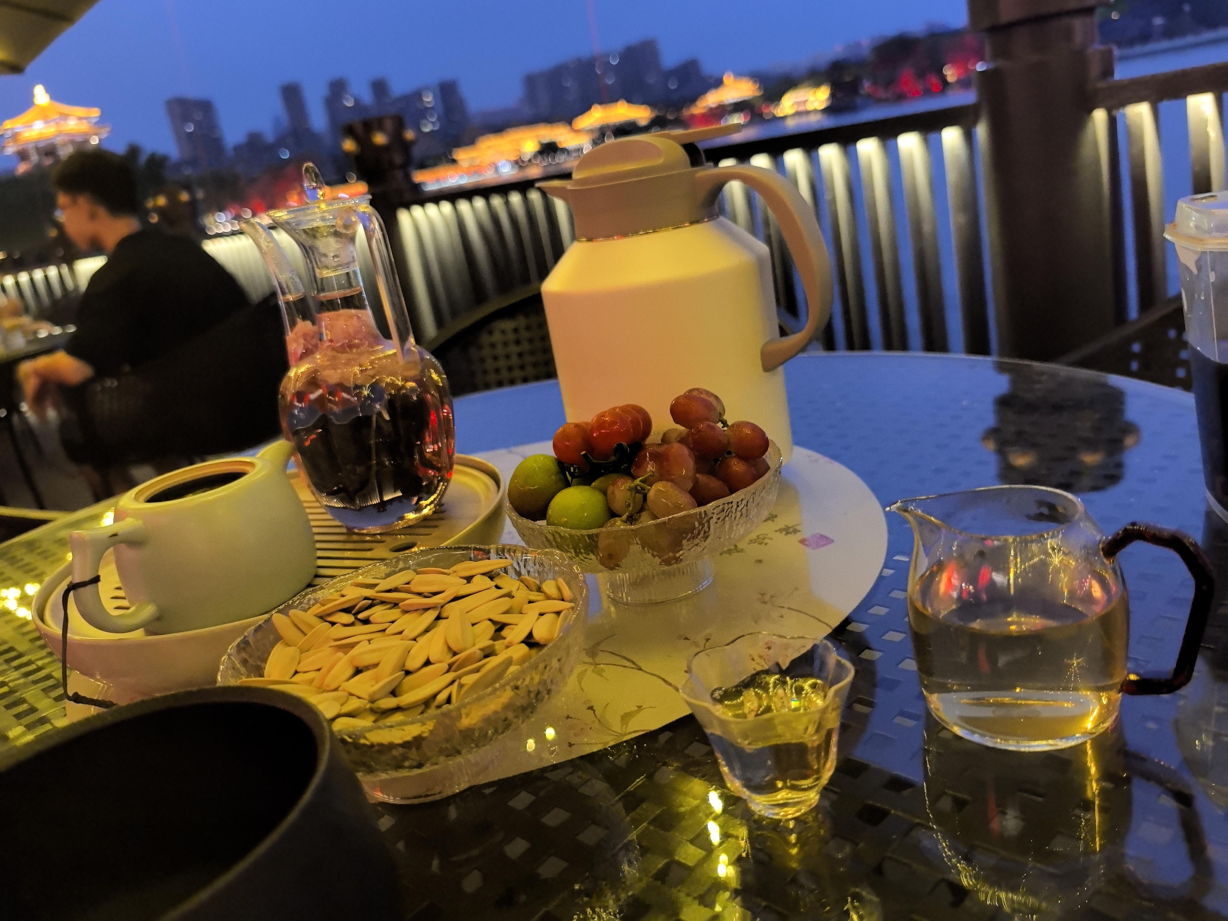 两木三泪然然的旅行日记 水舞光影秀《大唐追梦》，以大唐芙蓉园湖面为舞台，李白诗词