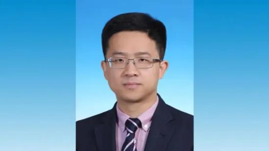 荆州准85后天才汪萌执掌教育部直属重点大学，现在85后已经到了掌门人的位置！真是