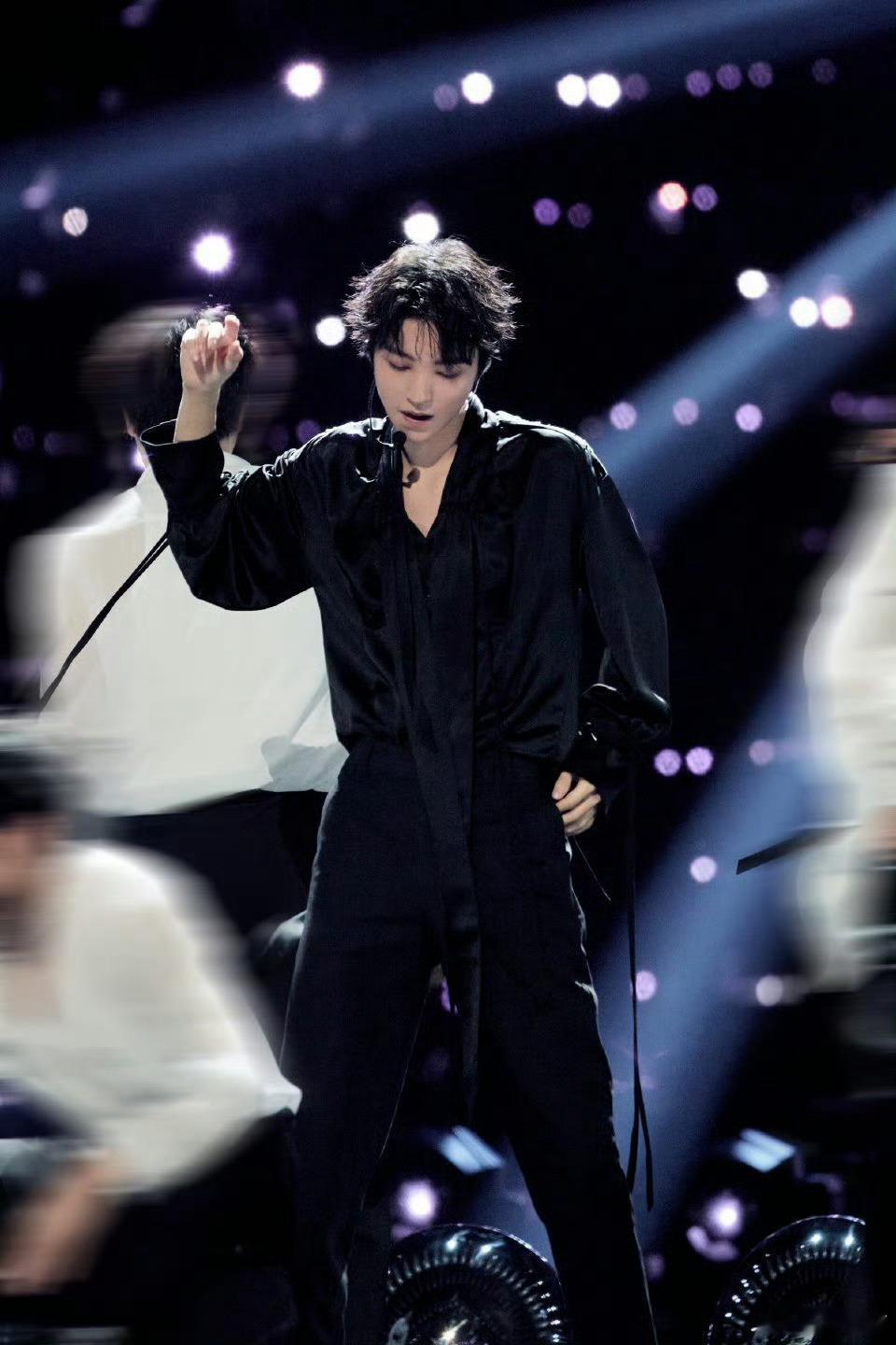 跨年榜一是江苏卫视会唱的都在江苏卫视 还是得实力说话 