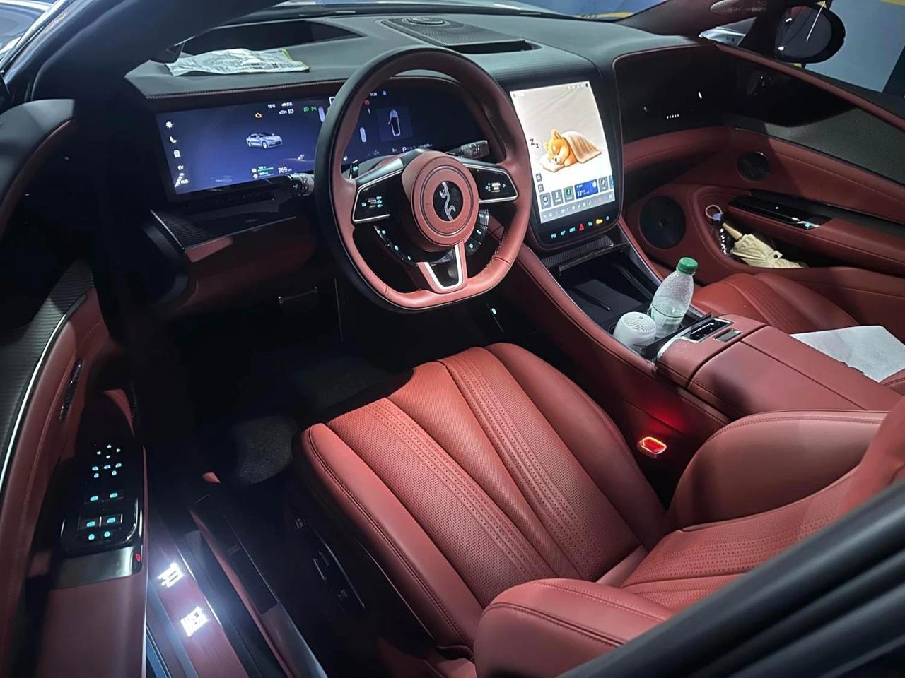 我们大家都应该永远铭记 !
网友：我永远记得，2020年武汉疫情爆发 ! 当全世