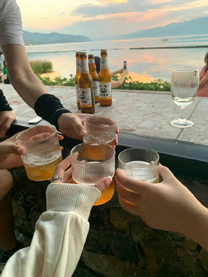 人的磁场很重要,多和善良的人同行,多和勤奋的人携手,多和真诚的人同路。 ​​​
