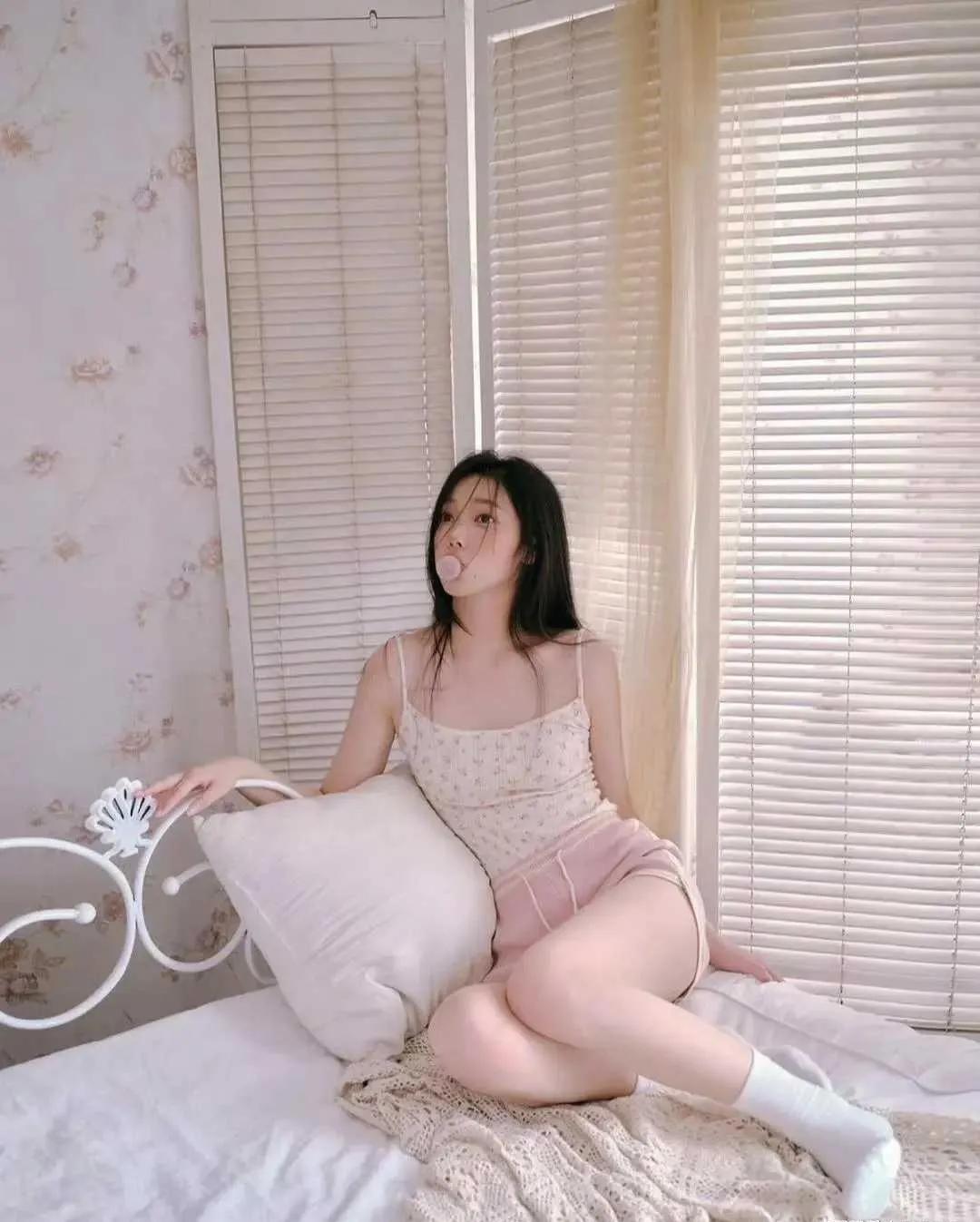 捕捉到一枚爱吹泡泡的小爱豆！