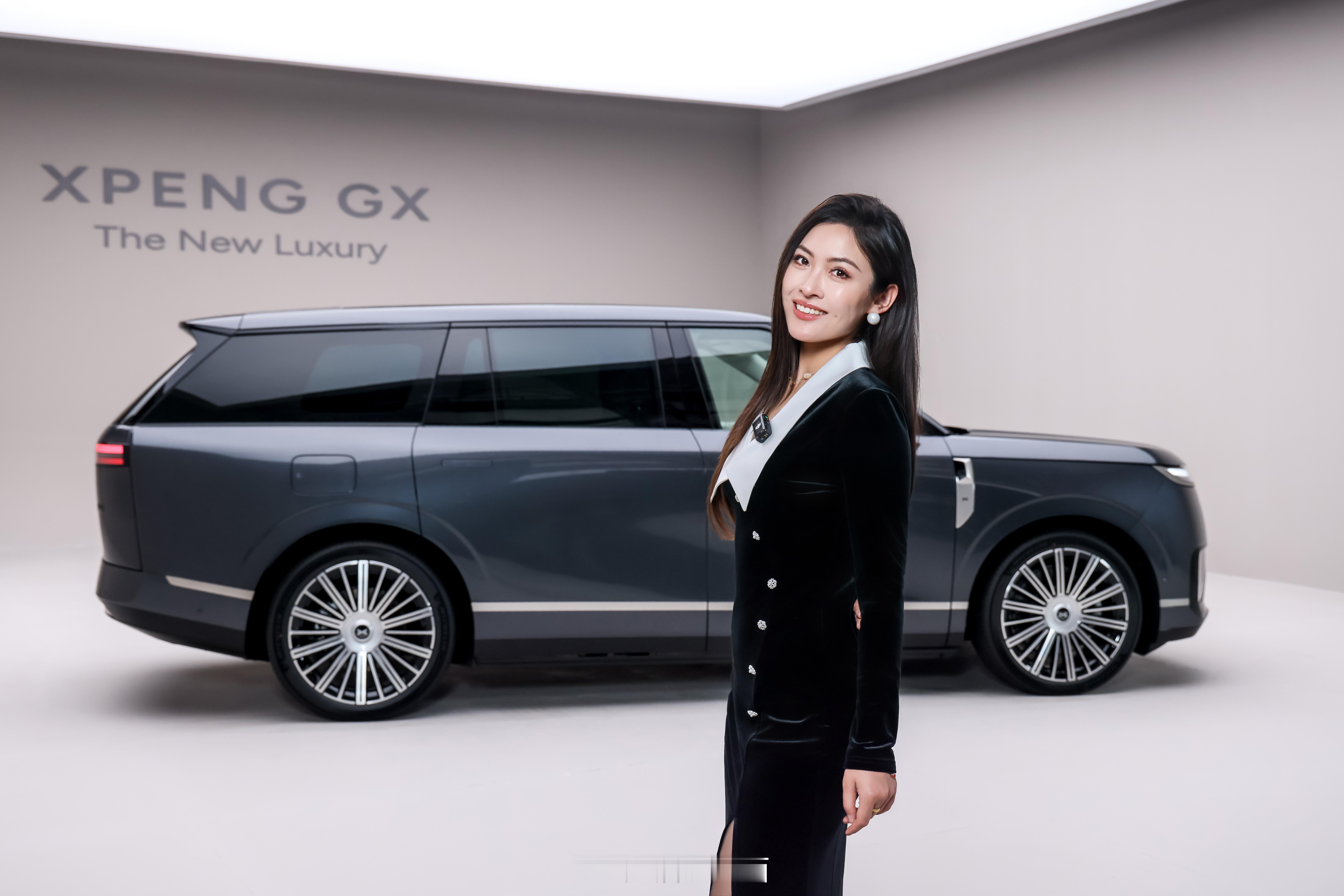 快来看看小鹏GX的正侧，是不是超有气场新科技旗舰小鹏GX来了如此小鹏GX怎能不爱