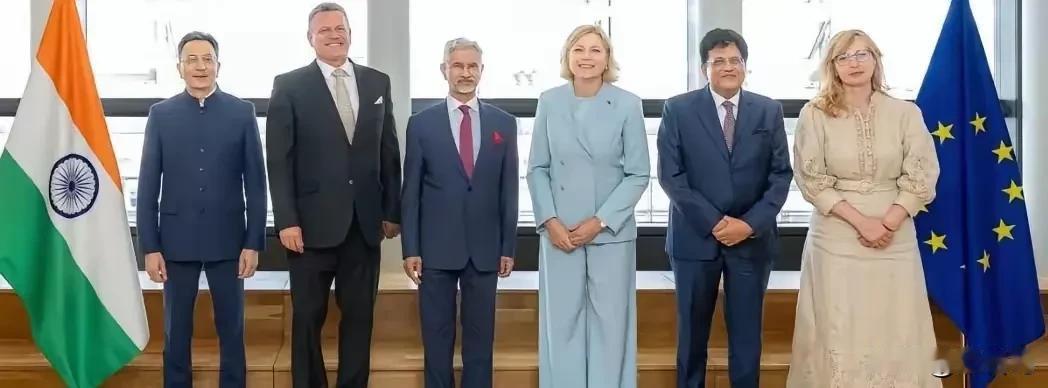 前脚中国在上海组织召开世界人工智能大会，29个国家出席。后脚7月16日布鲁塞尔举