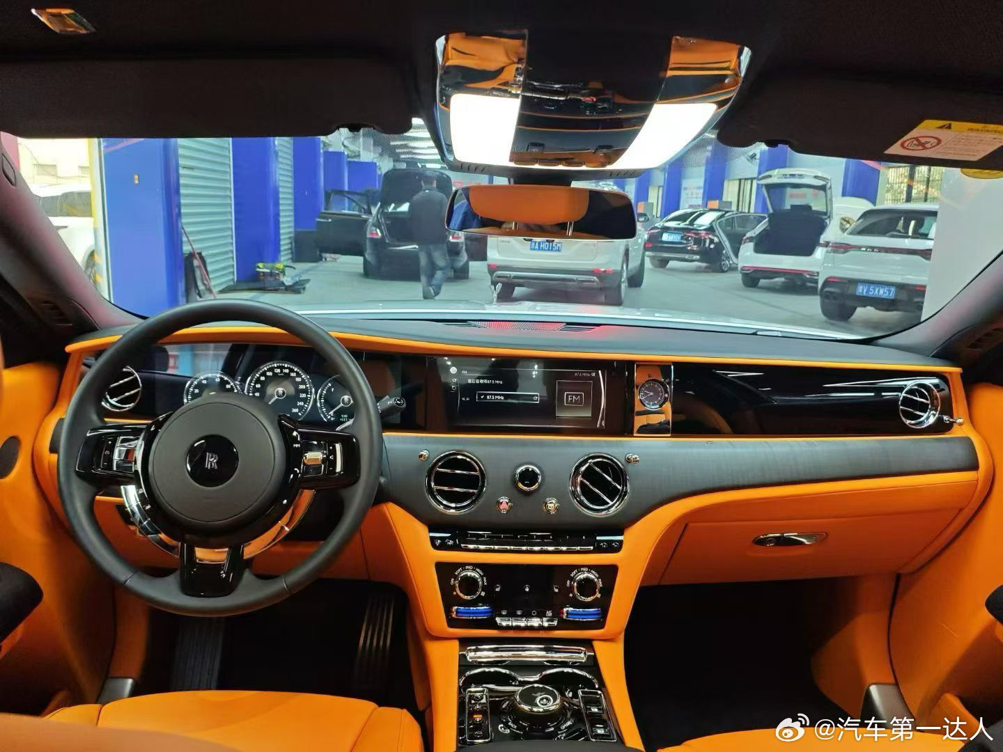 真正的从容，从不是一路疾驰，而是阅尽千帆后的气定神闲。就像这台古思特标准版，V1