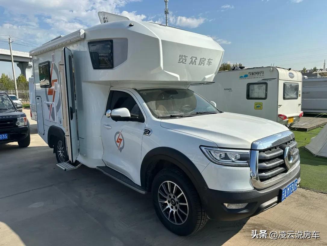 美女车主的长城览众自由炮房车，2023年5月上牌，A布局，骆驼房车长城炮，皮卡房