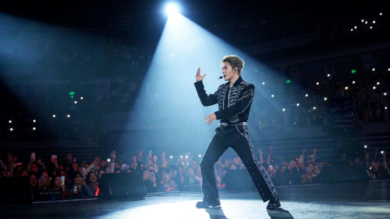 黄子韬自曝脑淤血开颅缝43针！6岁闯过鬼门关，硬核乐观戳中2025健康焦虑
 