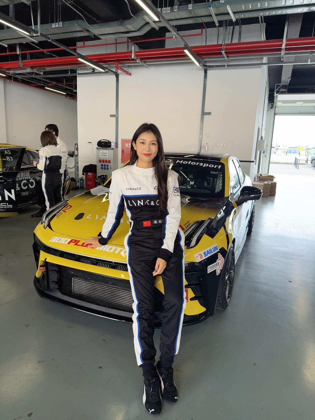 开领克03 CUP EVO来尝试一下天府赛道刷圈上午的练习赛感觉还没记住路！下午