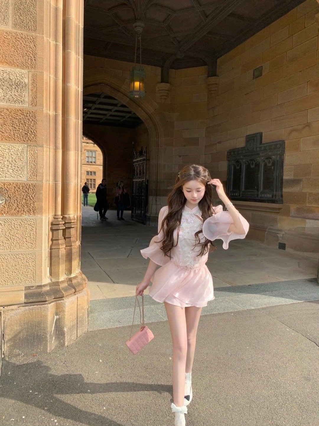 #曝黄一鸣女儿是爷爷认的#虽然这消息看着一点都不保真，但王健林确实也年纪大了，老