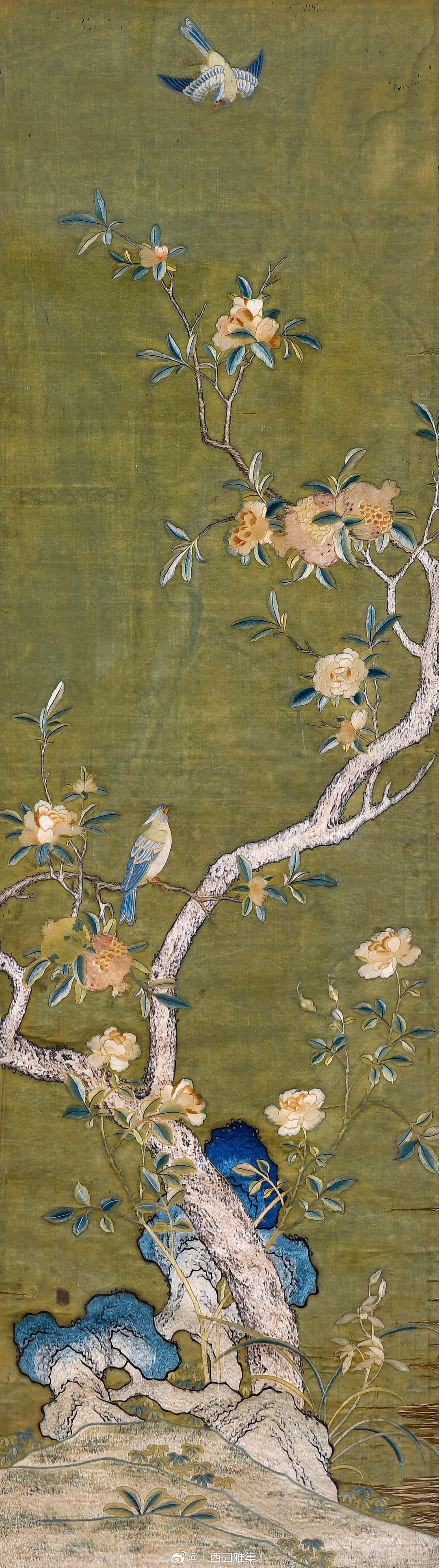 锦绣集 | 清乾隆 苏绣石榴花鸟挂屏清代花鸟挂屏，彩绣花鸟，玉兰绽放，小鸟灵动，