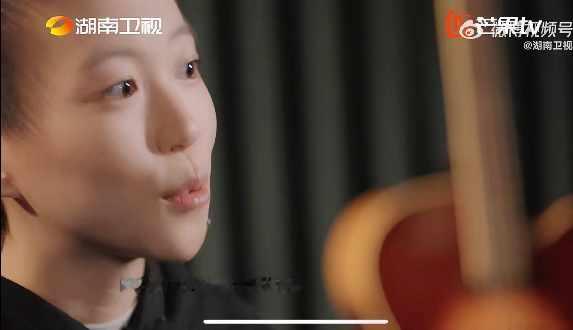 歌手直播窦靖童说父母是我生命中的一个课题不依附外界光环加持，靠自身努力走出专属音