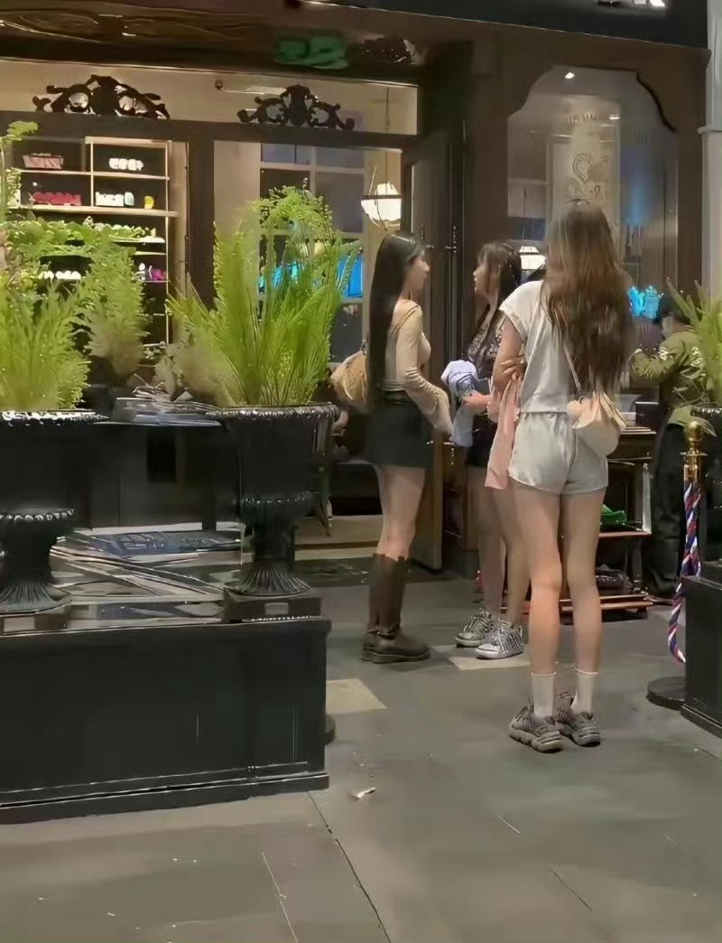 现在网红可以轻易接触到大明星了啊 