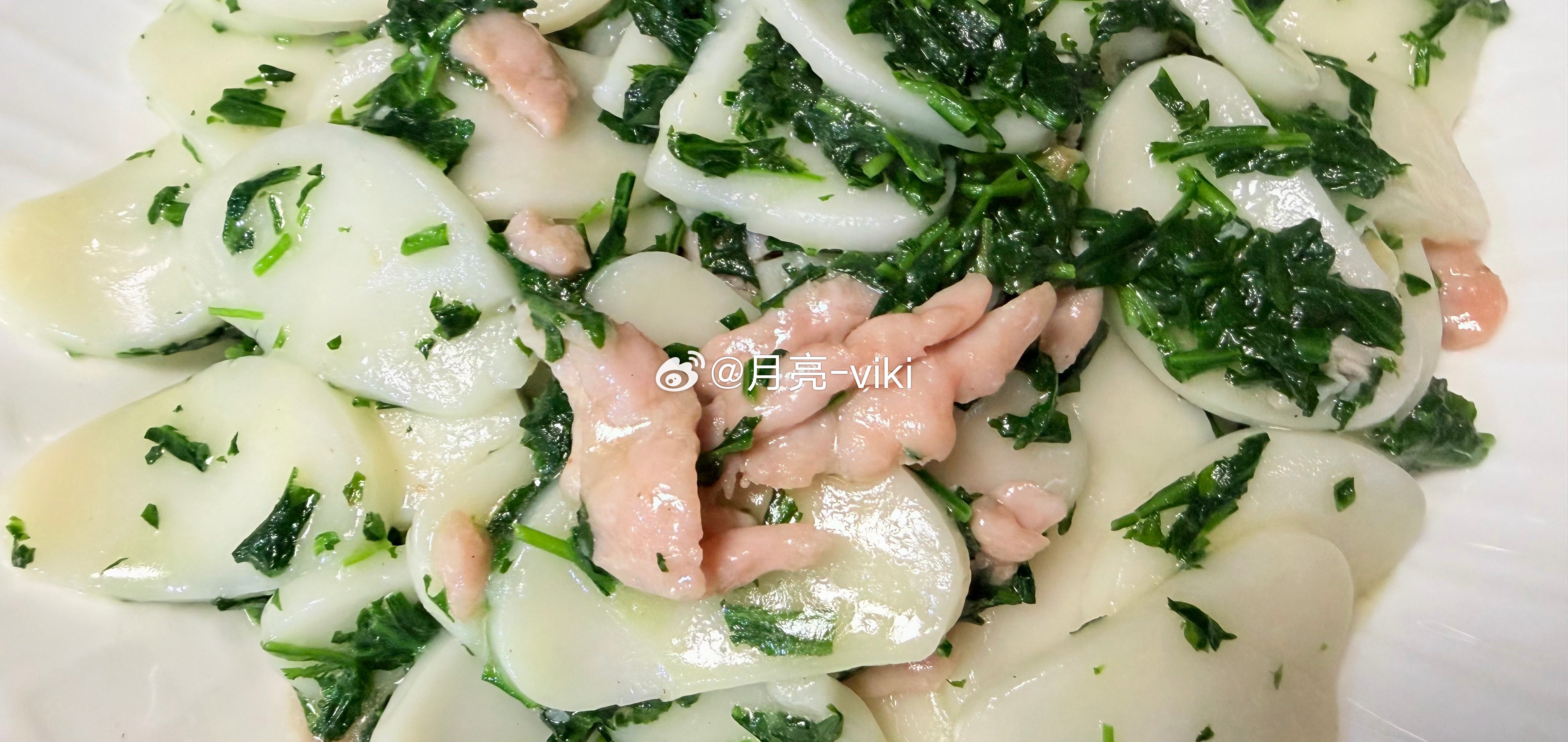 岑先生[超话]  今日：蛤蜊蒸蛋～荠菜肉丝年糕🥢🍚。好好吃饭，晚安💤[月亮