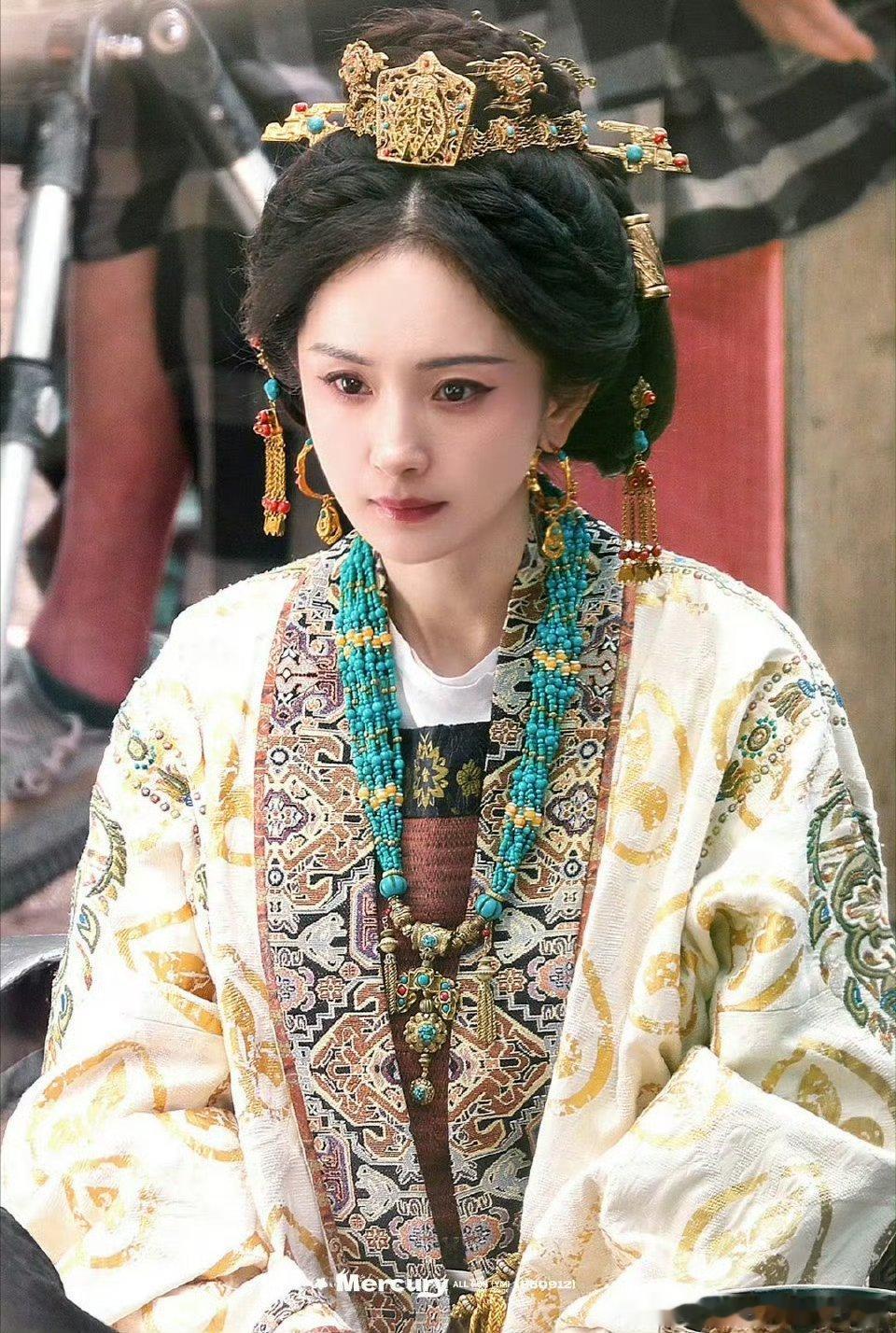 内娱明星眼里的杨幂 从合作过的明星口中总能听到对杨幂的夸赞，说她聪明又敬业，还特