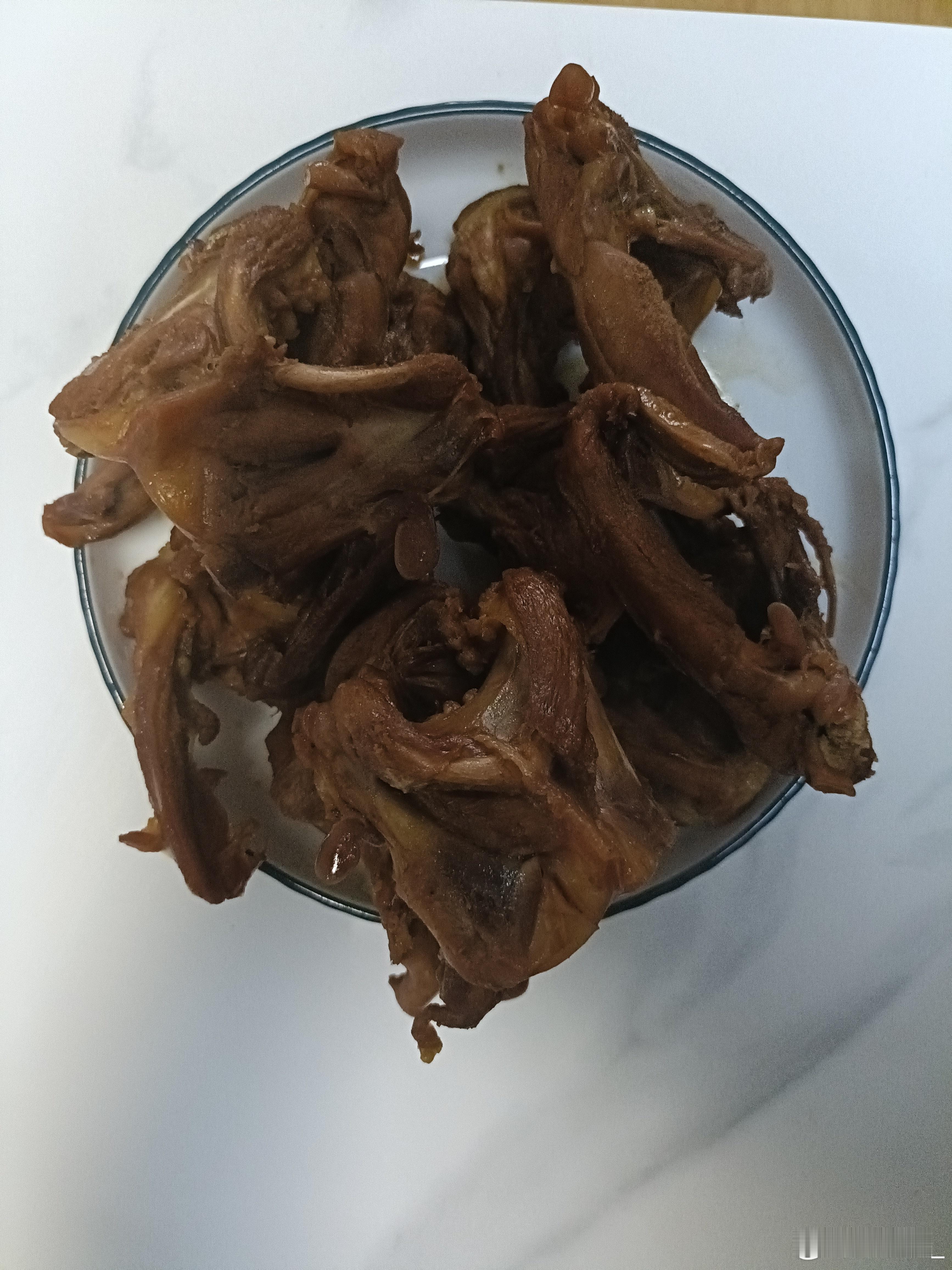 老公做的鸭锁骨还不错，龙虾尾有点咸！ ​​​