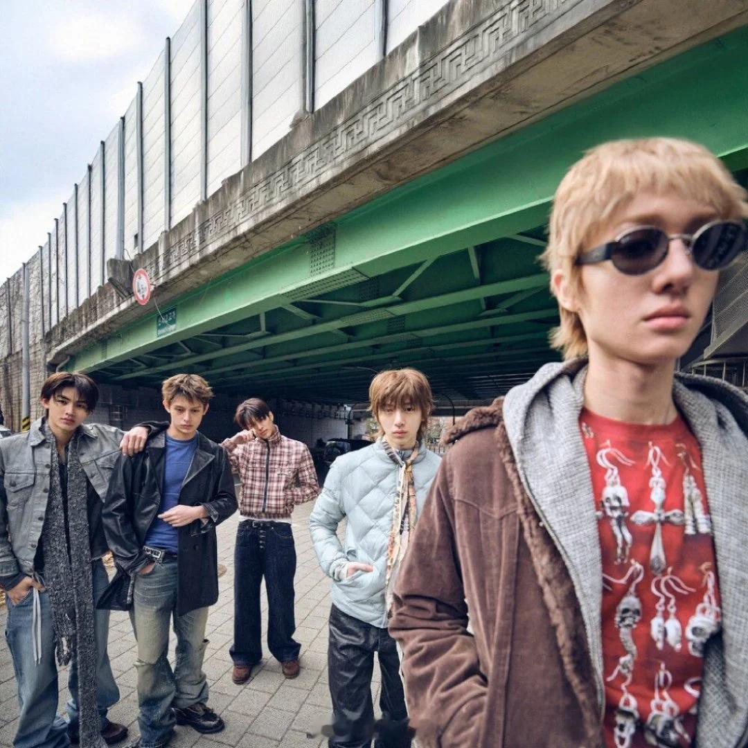 CORTIS新歌REDRED上线新人男团CORTIS于4月20日携新歌《REDR