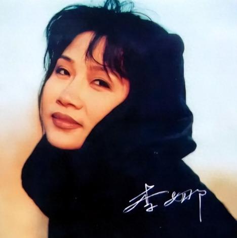2000年，姜昆在国外偶遇已经出家的李娜，出于好奇，姜昆问她到底为什么出家？令他
