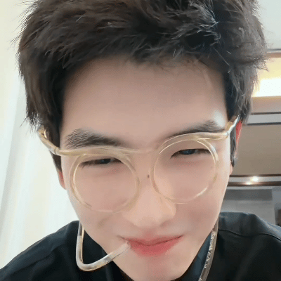 在这个萌萌的笑里面体会到一丝苏感是怎么回事儿 