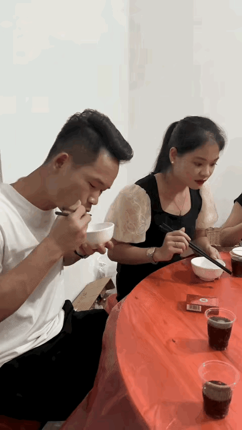 1 绝配！一个手速快，一个心领神会。[震惊]
2 这没有个三五年的工龄都不敢这样