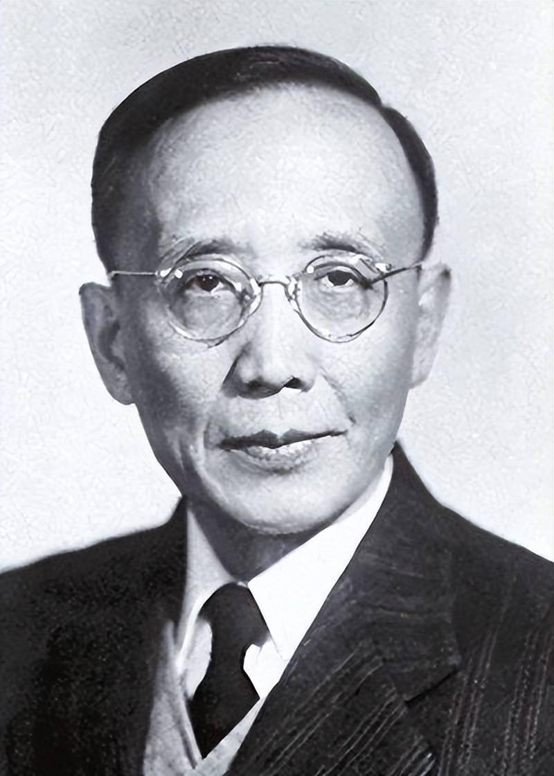 1978年，郭沫若去世后不久，妻子于立群做出了一个让所有人震惊的决定。她的一生陪