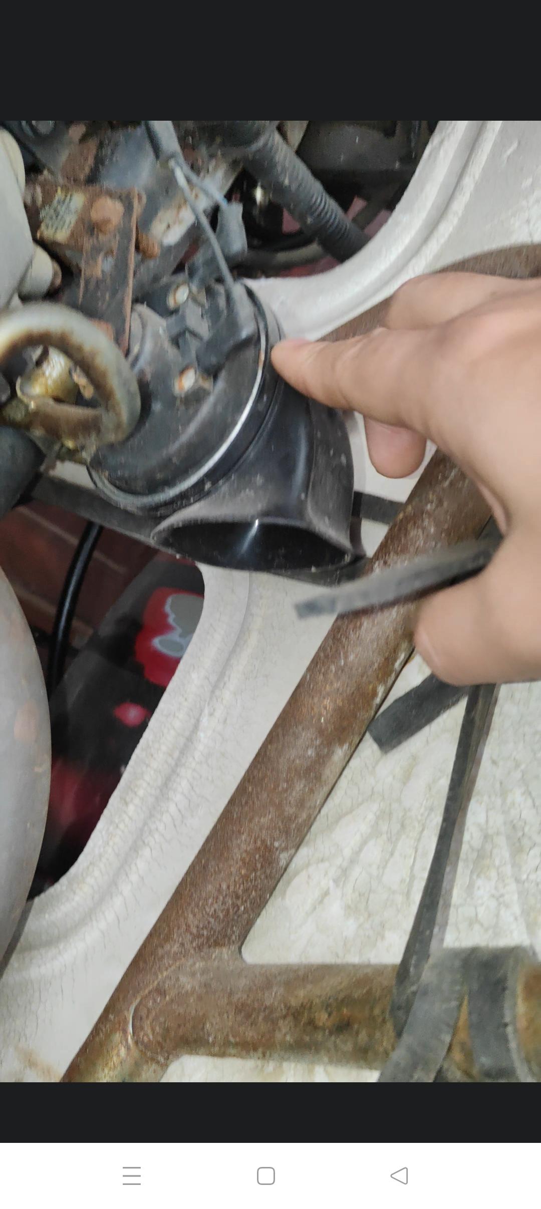 你敢相信吗？
几千块钱摩托车都配厄牛喇叭
轩逸经典高配配的啥啊
连三轮车都喇叭都