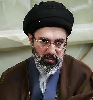 伊朗现在终于明白过来了，自己不管买什么装备都没用，现在的当务之急就是要把美国在自