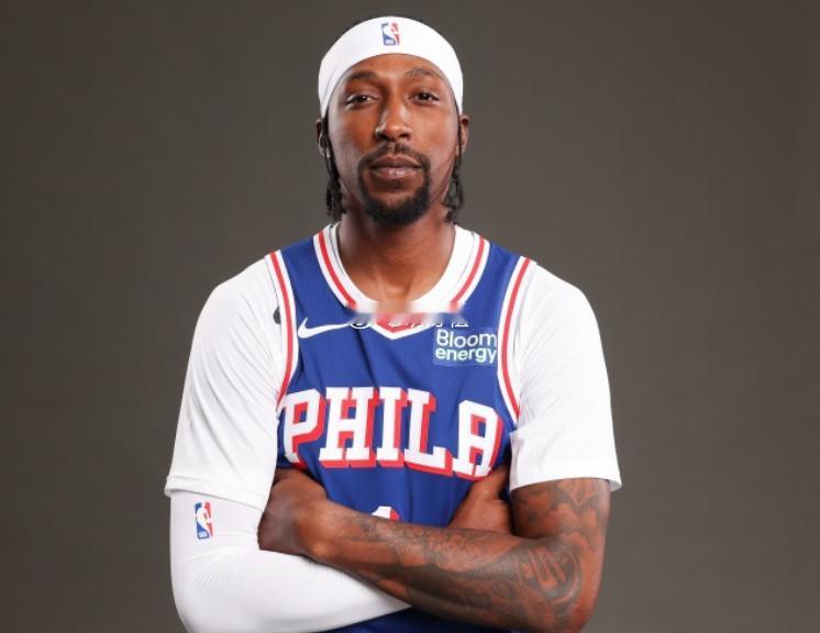 NBA常规赛，76人127-116击败雄鹿，取得开季三连胜。赛后，76人球员波普