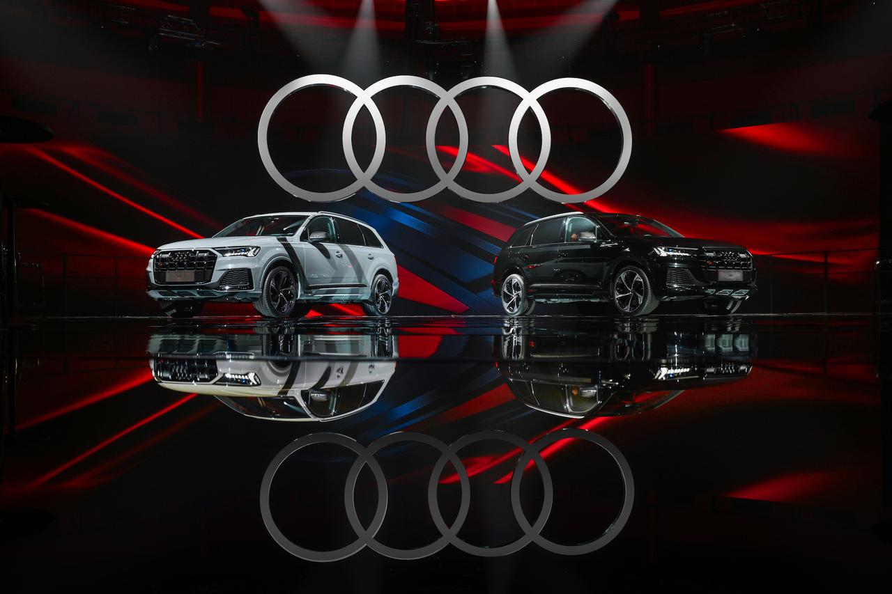 2024年1月12日，奥迪带着全新SQ7暗夜骑士版来袭，正式在上海西岸穹顶艺术中