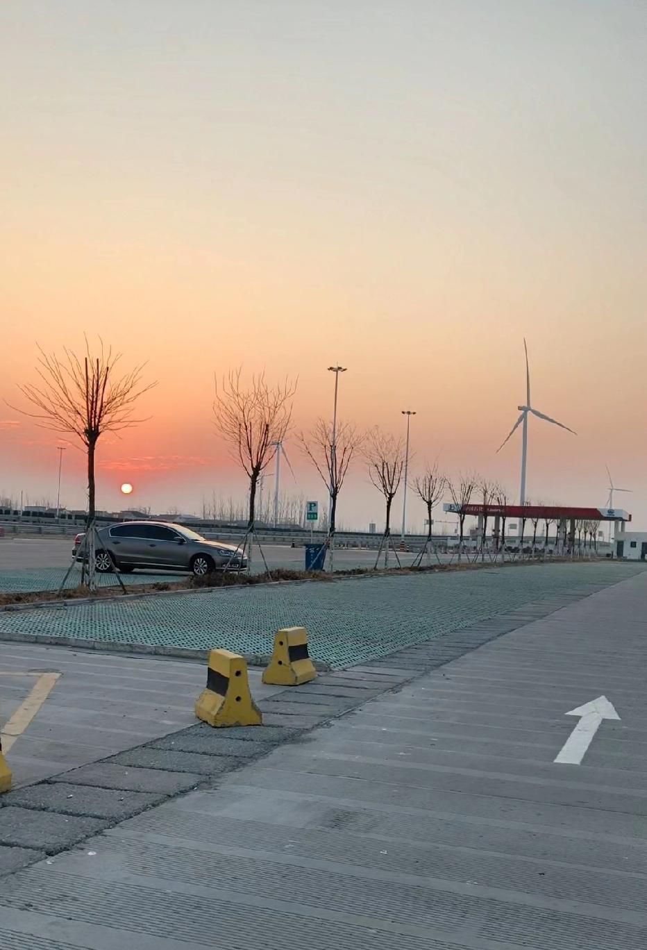 迎着朝阳，准备去看一看外面的世界，新年新气象！