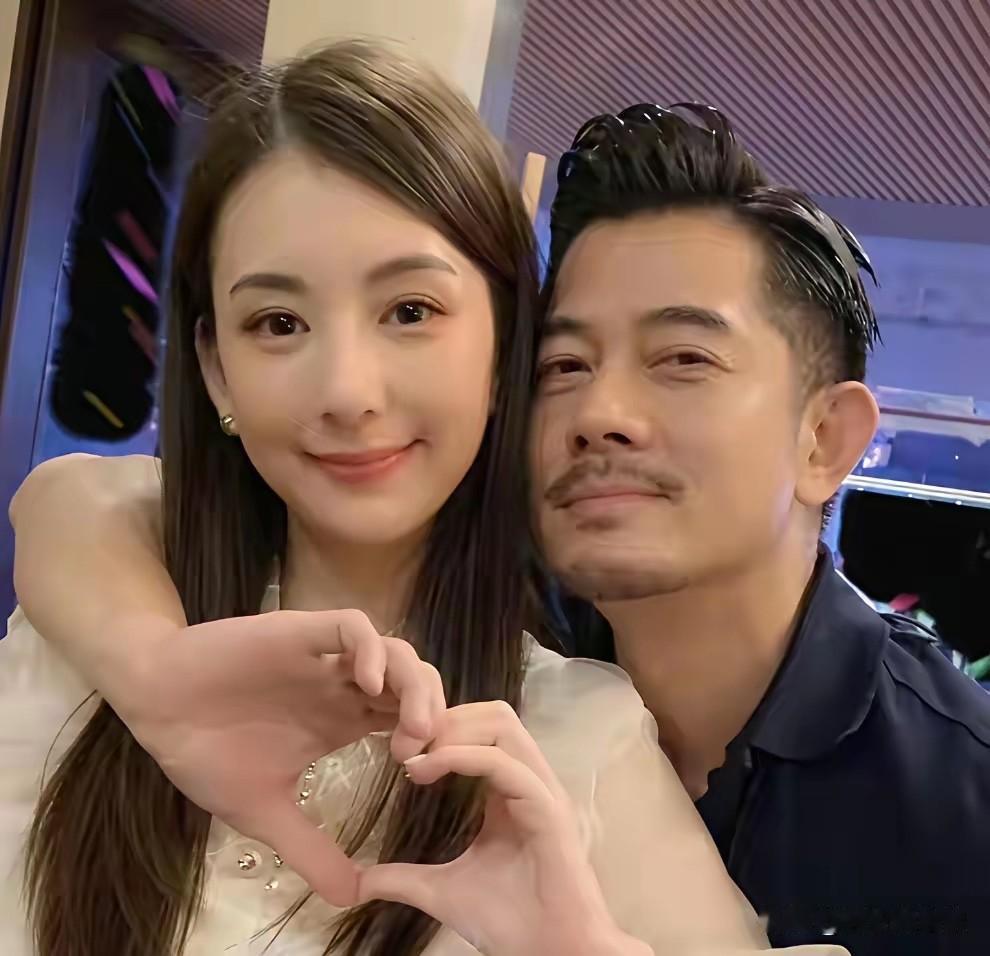 郭富城是怎么认识方媛并结婚的？
郭好歹也是四大天王之一，
方媛以前都没听过，
俩