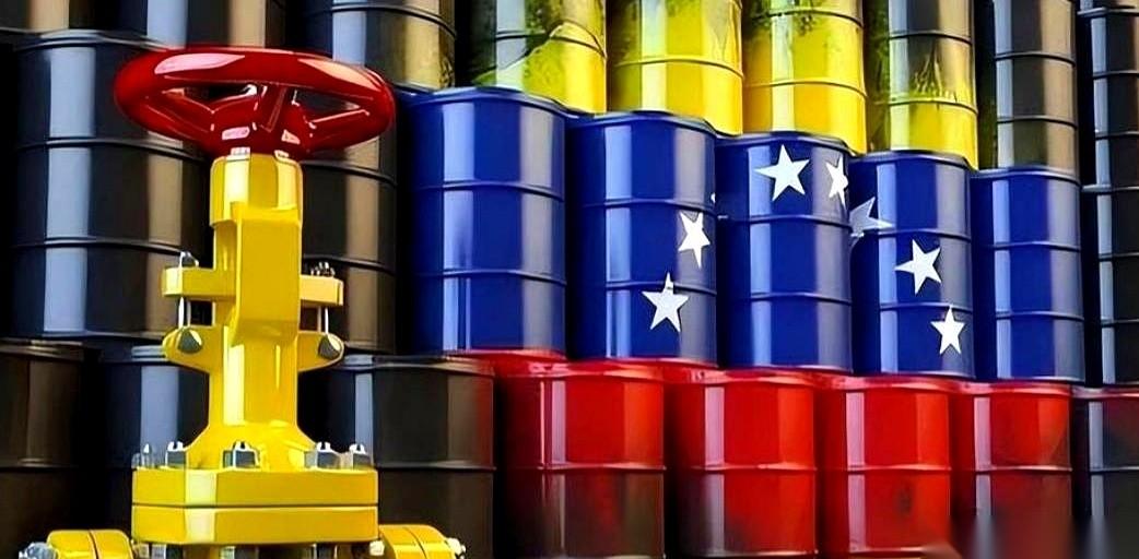 说到日本，最近这步棋是真让人看不懂。
前脚跟着西方，大张旗鼓地要给俄罗斯的石油限