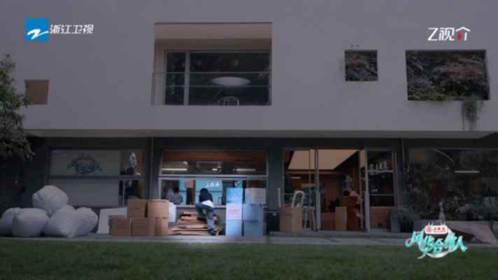 我上班敢怒不敢言就井胧这样井胧这状态简直演我本人！上班敢怒不敢言，骂骂咧咧还勤勤