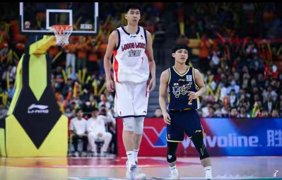 战旧主！徐昕携本土篮板王数据迎广东 广州主场盼奏凯  12月23日讯  CBA常