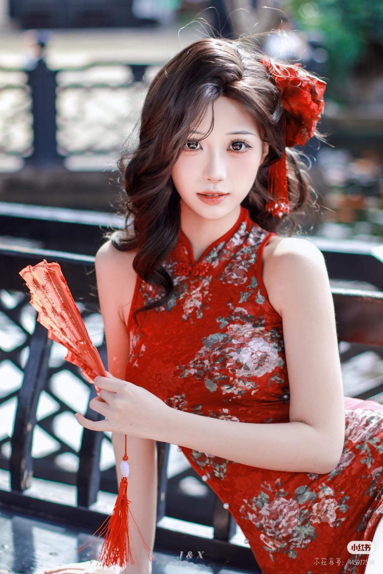 晒图笔记大赛美女旗袍穿搭写真