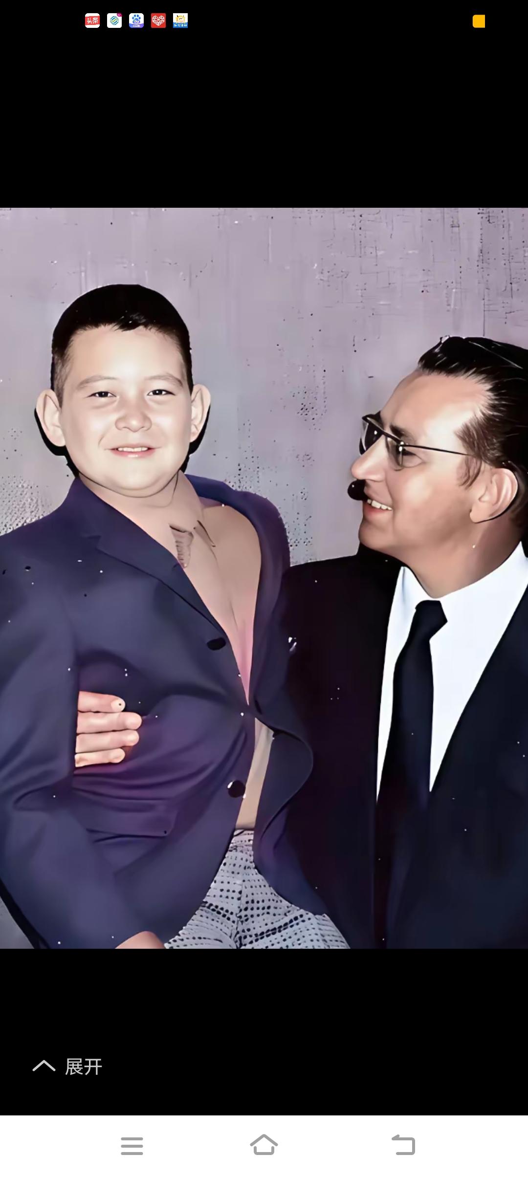 费翔怎么永远不老呢?
这是一个伪命题！
谁说费翔永远不老?
永远不老的或许是他的