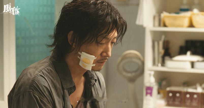 当卧底要付出多大代价 王阳饰演的《围猎》杨一鹏，卧底时状况揪心，反差感强，“镇哥