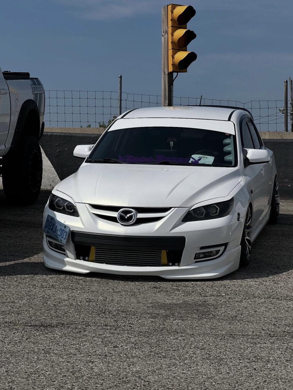 Mazda3．