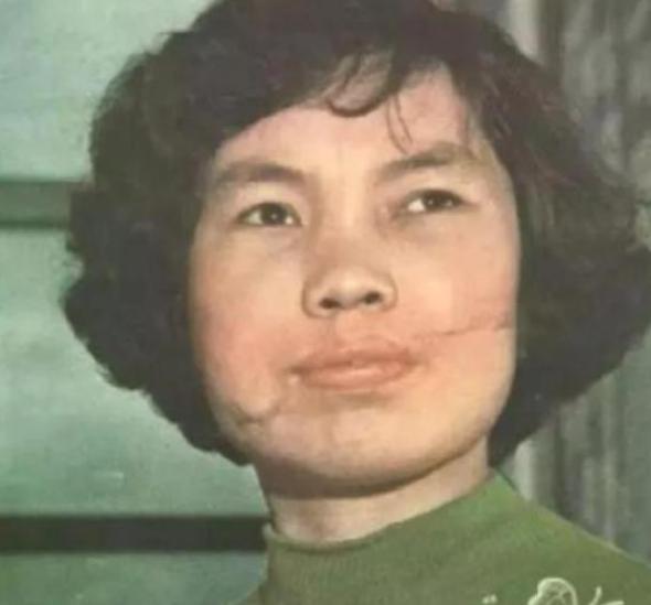 “快来人呀”！1959 年，一位妙龄少女睡觉时，6 名男子突然闯入，将她残忍折磨