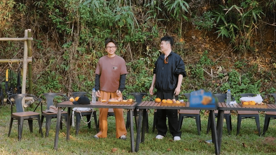 鹿晗说邓超陈赫怂哈哈哈哈哈 也就鹿晗能这么坦荡吐槽邓超陈赫怂了，没有任何铺垫直接