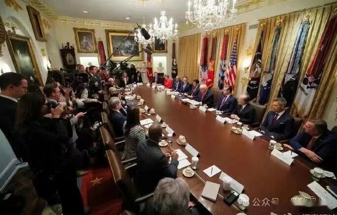 谁说美国没有人情世故？感谢总统，您让飓风远离美国！12月2日，特朗普在白宫主持召