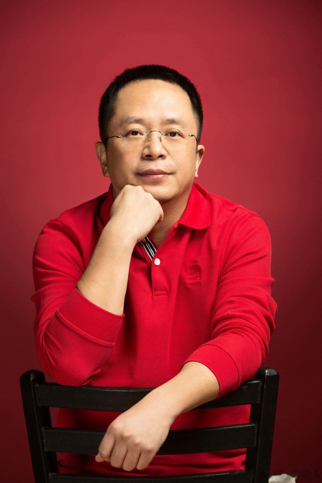 周鸿祎攀岩从3米高处摔下周鸿祎回应攀岩摔骨折周鸿祎 周鸿祎八字三柱：庚戌 乙酉 