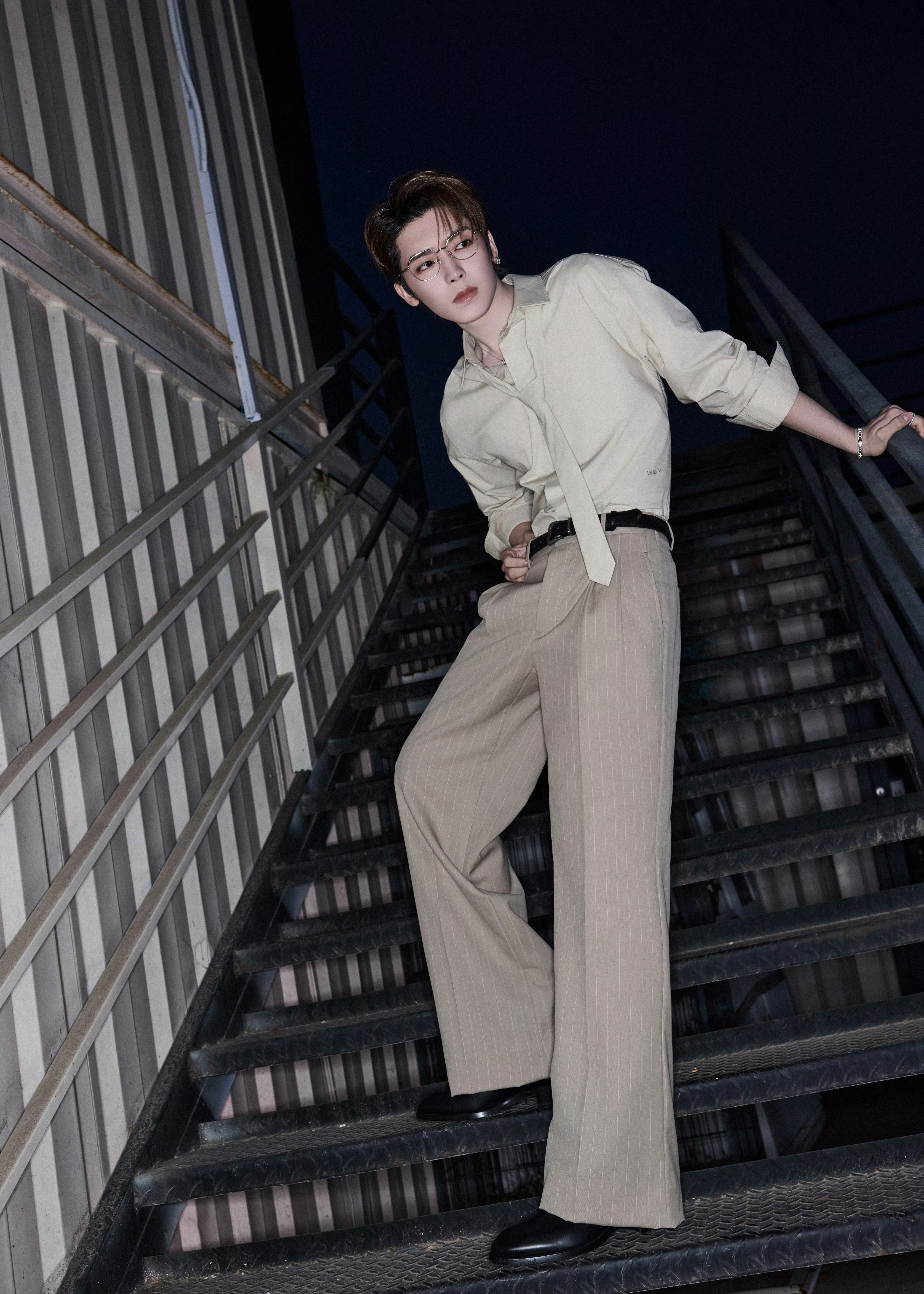 侯明昊 × QINA亓那眼镜直播造型大片➕Live photo 花絮图集 侯明昊