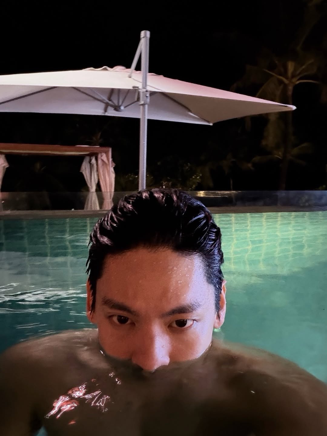 老公分享游泳照三张 