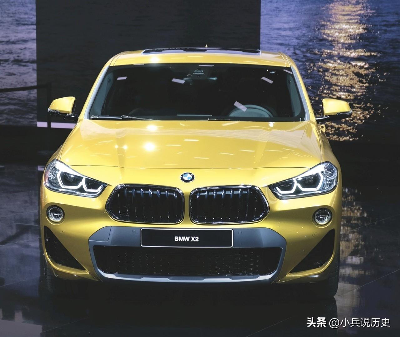 前驱还跨界的宝马——宝马X2
早在2016年巴黎车展，宝马X2的概念车就已亮相，