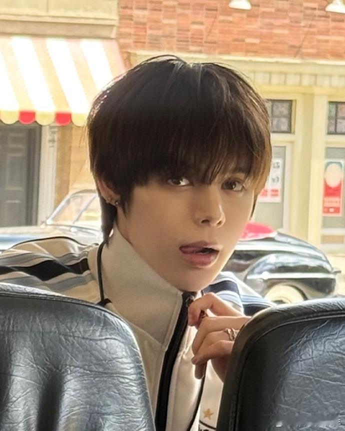 此男帅成这样 自拍摩多摩多 ch👉jayjay超话 ​​​