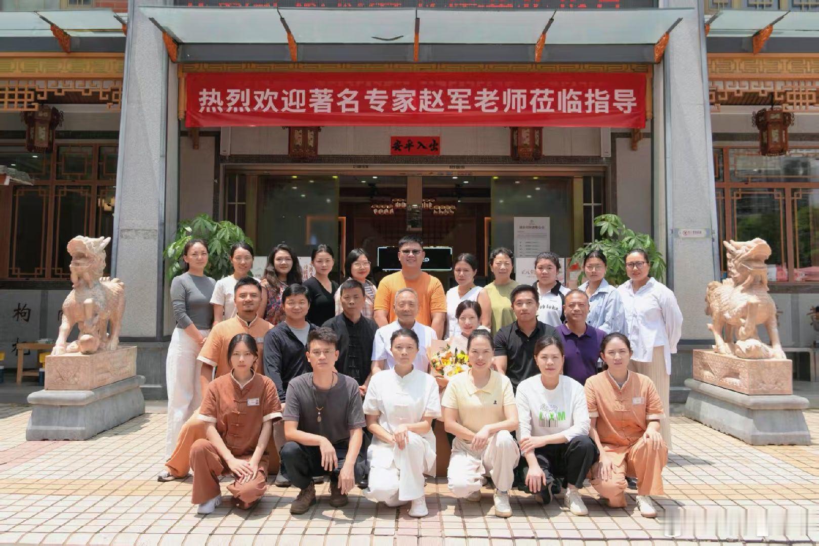 局部出汗与病症｜辨证+中医儿推+穴位贴敷+内服小方汗为心液，小儿脏腑娇嫩，卫气不