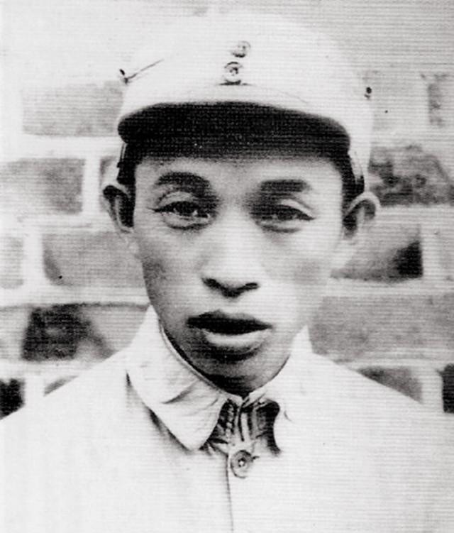 1944年，王必成率部伏击日寇，却遭鬼子反冲锋，他仔细一看乐了。

抗战中后期，
