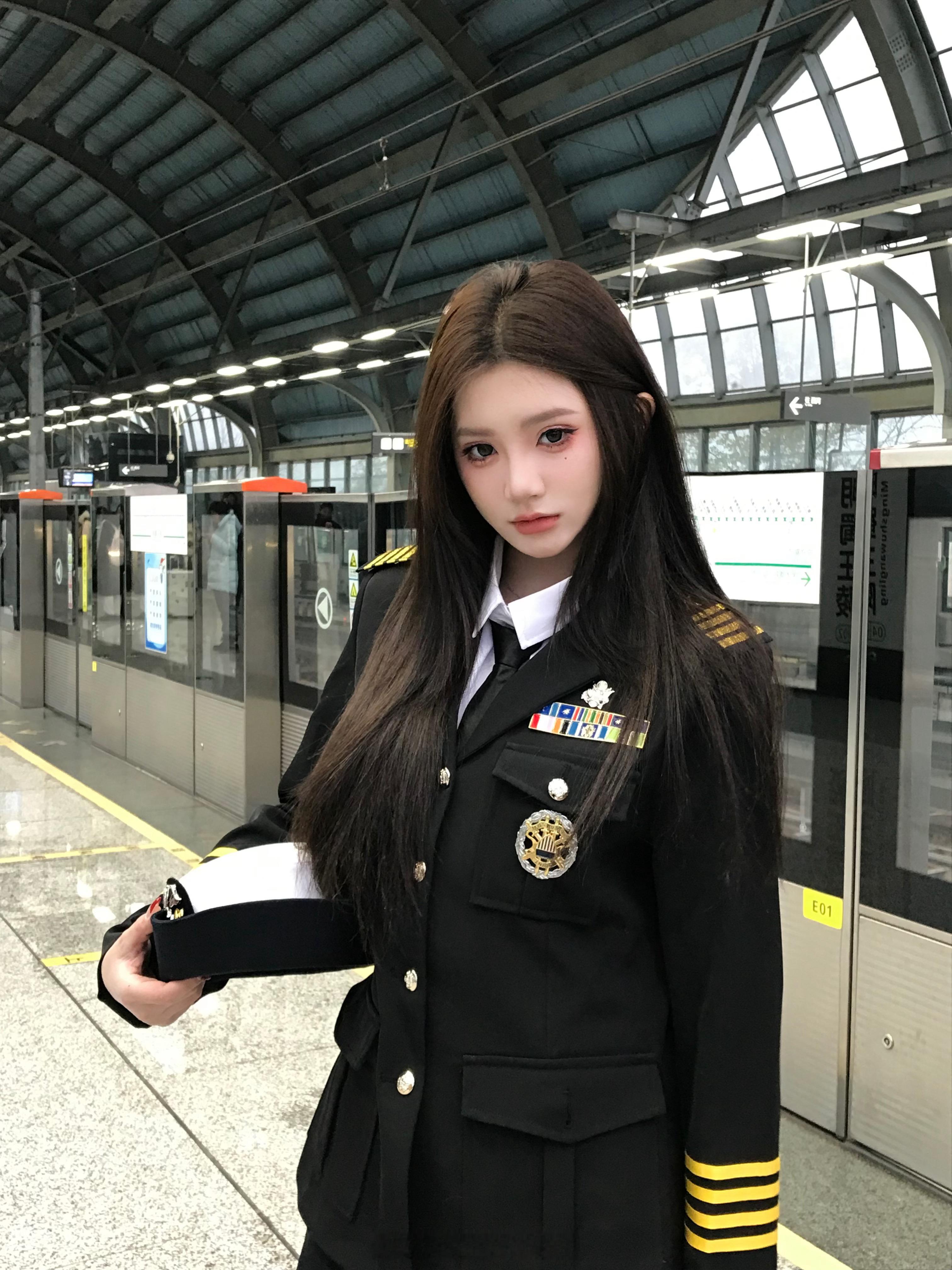 野蛮师姐 