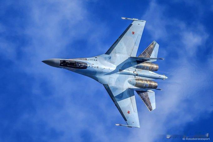 俄军1架su-35战机疑被击落。乌克兰空军发布消息，称击落1架俄军战机（可能是空
